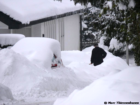 Schneemassen in Kierspe (Nordrhein-Westfalen, Sauerland)